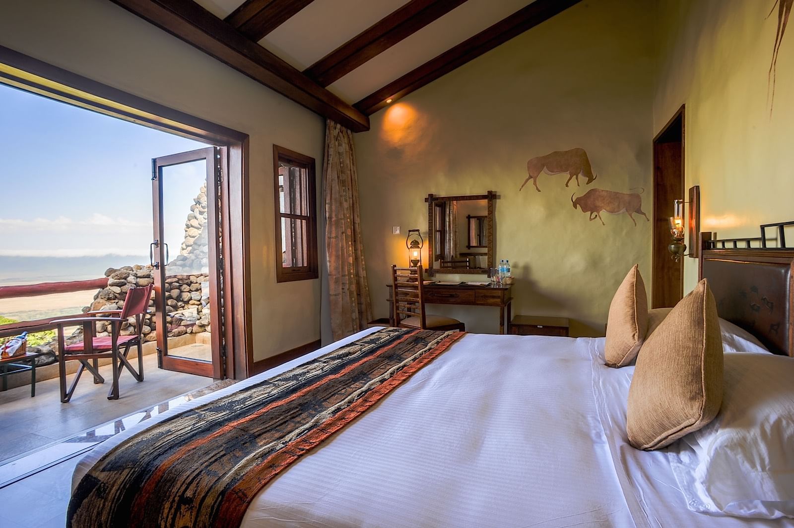 Mid-range comfortable lodge Serengeti