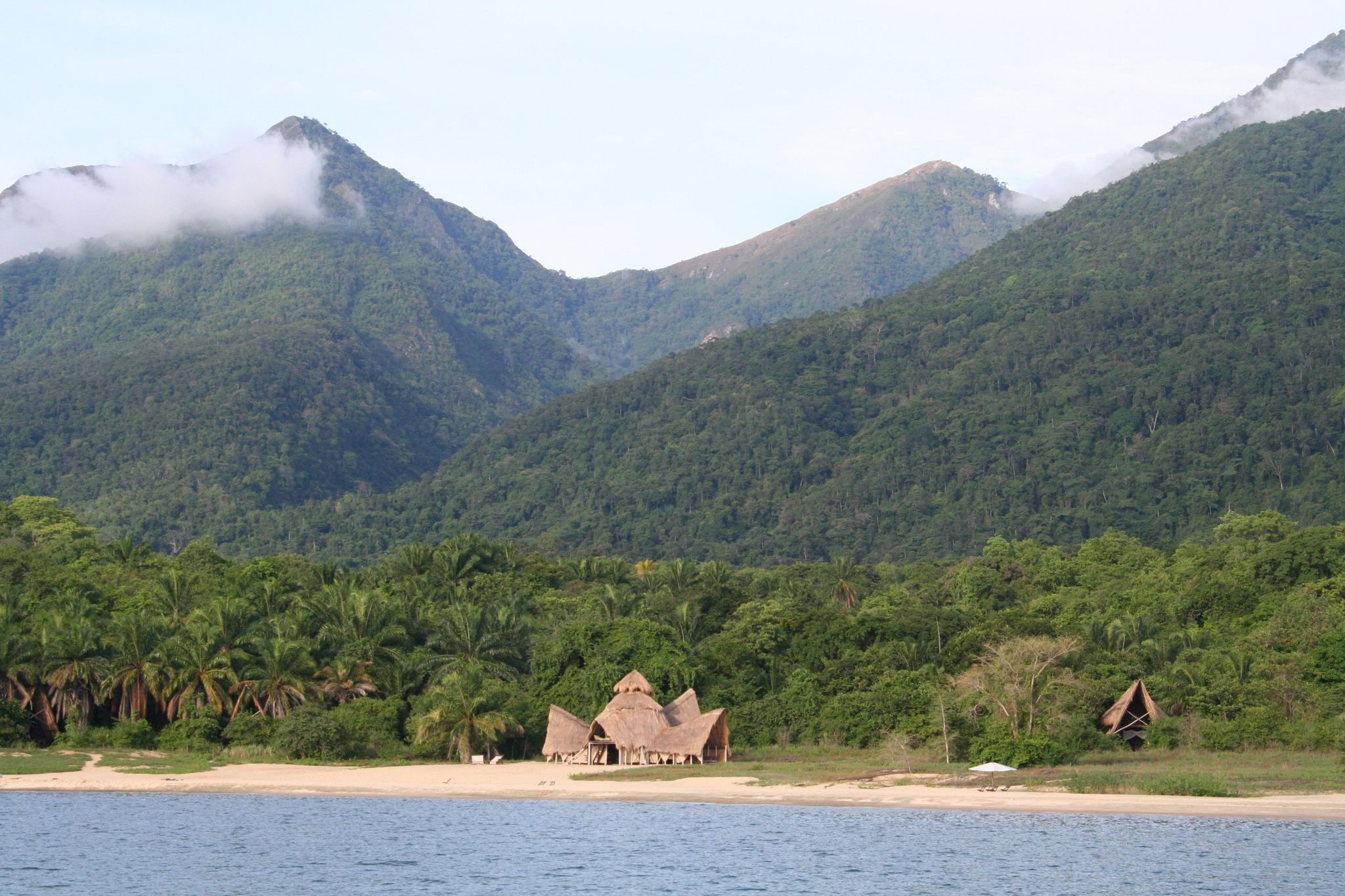 Mahale_Mountains_National_Park_Shoreline_72